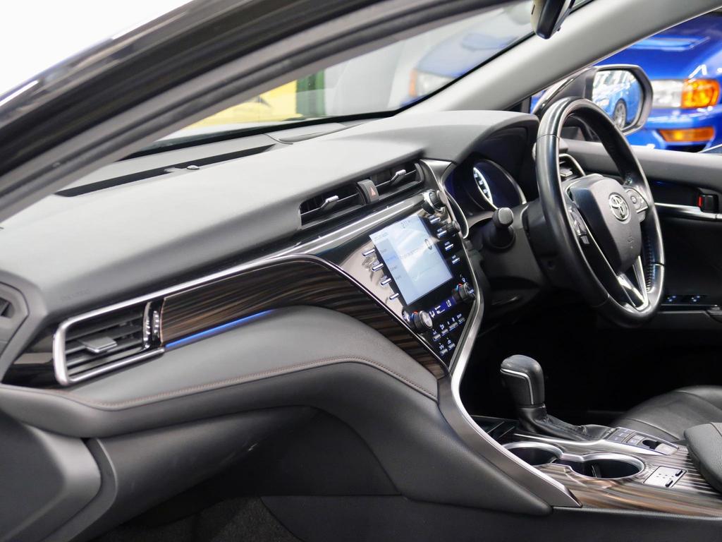 Toyota Camry 2.5 VVT-h Excel CVT Euro 6 (s/s) 4dr